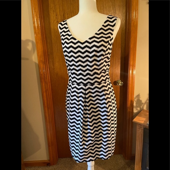 White House Black Market Dresses & Skirts - WHBM Chevron Dress